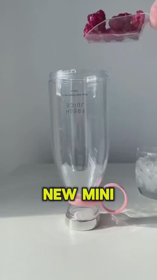 Travel Portable Mini Juice Blender - Make fresh juices and smoothies anytime, anywhere